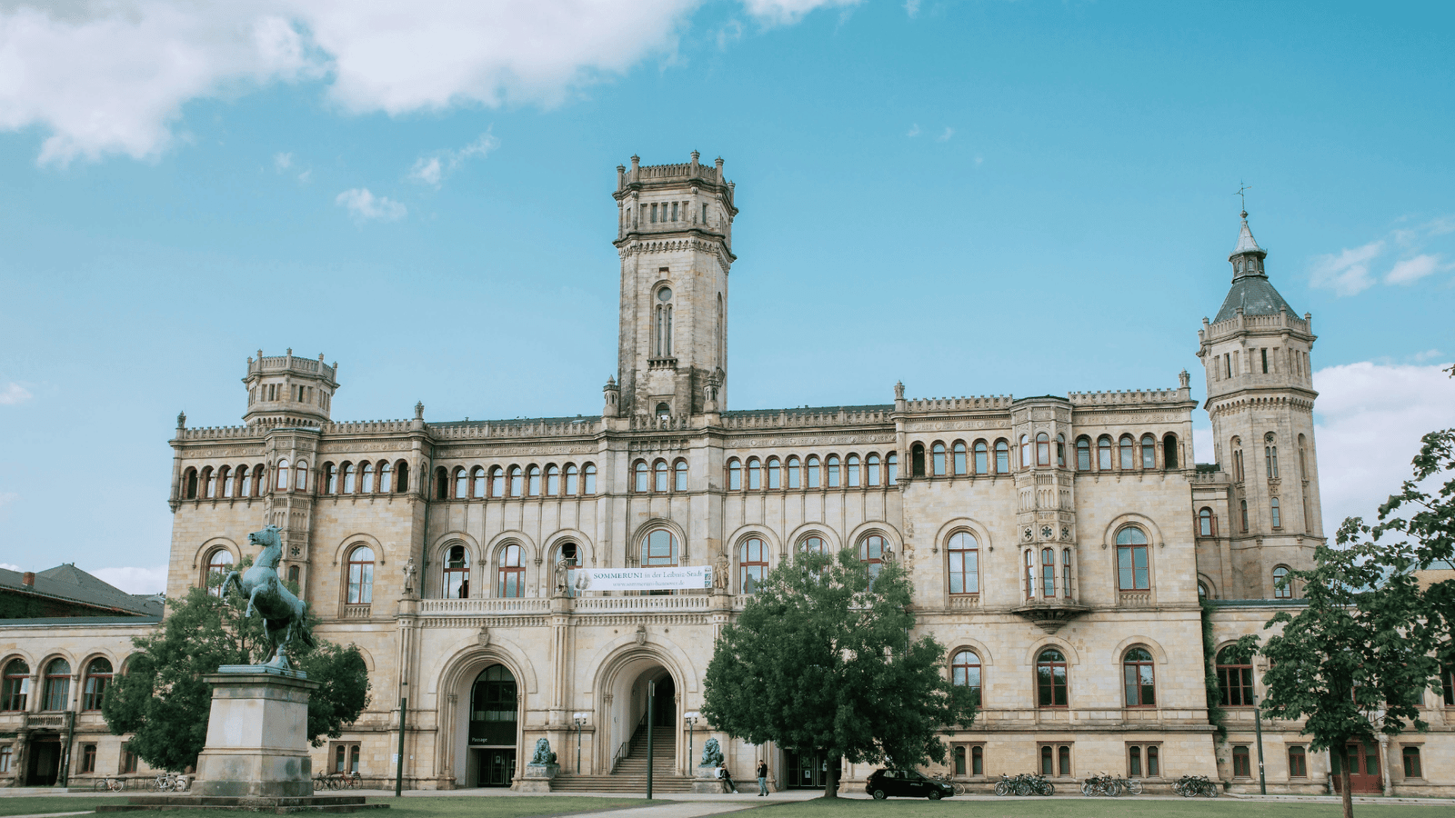 Study in Canada vs UK – Which Is Better?