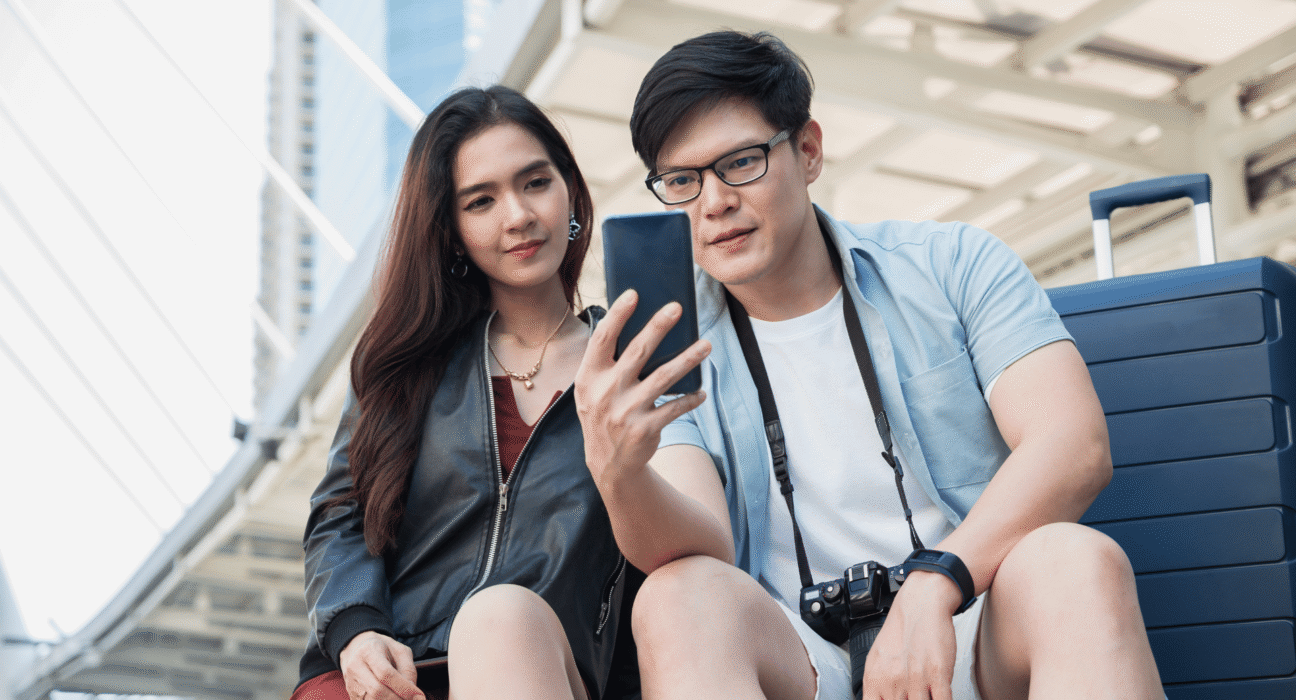 India is not just a country — it’s an experience of colors, cultures, contrasts, and countless stories. From the snow-covered Himalayas in the north to the serene backwaters of the south, from royal palaces in the west to mystical monasteries in the east, every region offers something extraordinary. This comprehensive Travel Guide to India is designed to help you explore the country confidently and meaningfully.